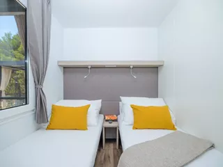 Superior mobile home - bedroom II.jpg